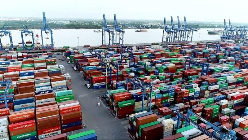 Những container xuất khẩu từ Việt Nam sang Liên bang Nga trở thành kho hàng trên biển, không có chỗ dỡ hàng và gia tăng tình trạng tắc nghẽn.