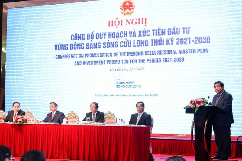 Bộ trưởng KH&ĐT Nguyễn Chí Dũng nêu ra các điểm đột phá của Quy hoạch ĐBSCL. Ảnh: VGP