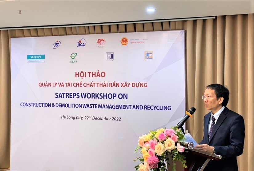 Ông Nguyễn Mạnh Tuấn, Giám đốc Sở Xây dựng, UBND tỉnh Quảng Ninh phát biểu tại hội thảo.