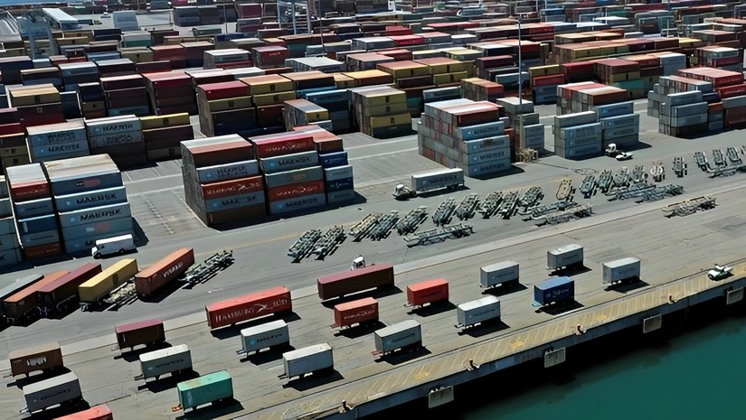 Khối lượng container trên tuyến xuyên Thái Bình Dương giảm trong 4 tháng đầu năm. Ảnh: VietnamPlus. 