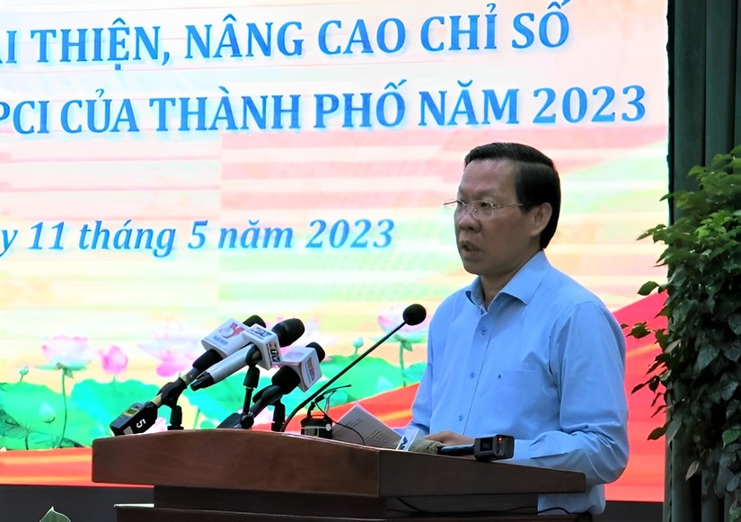 Chủ tịch UBND TP HCM Phan Văn Mãi chỉ đạo tại hội nghị. Ảnh: Cổng TTĐT TP HCM.