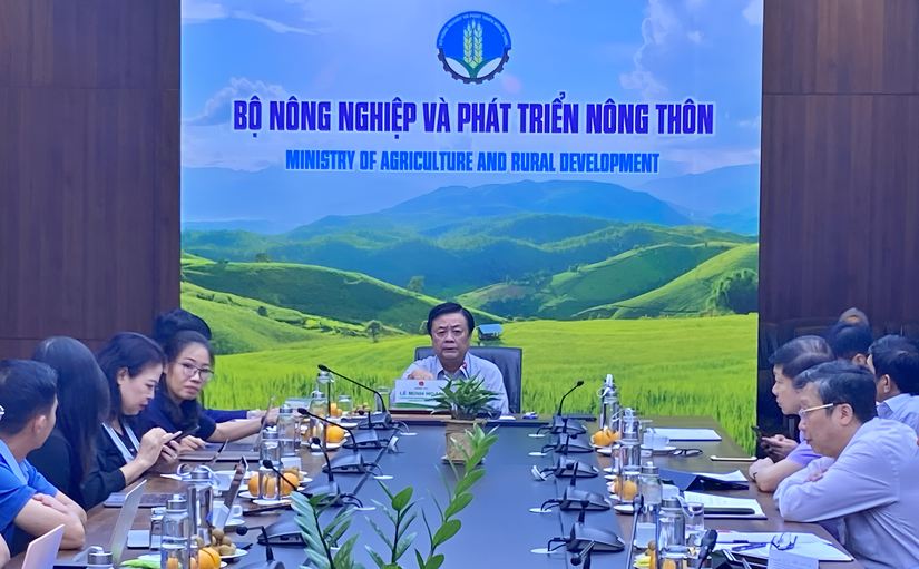 Bộ trưởng NN&PTNT Lê Minh Hoan khẳng định, nuôi biển là giải pháp giúp ngư dân giảm việc khai thác quá cường lực của tự nhiên. Ảnh: Phương Thảo 