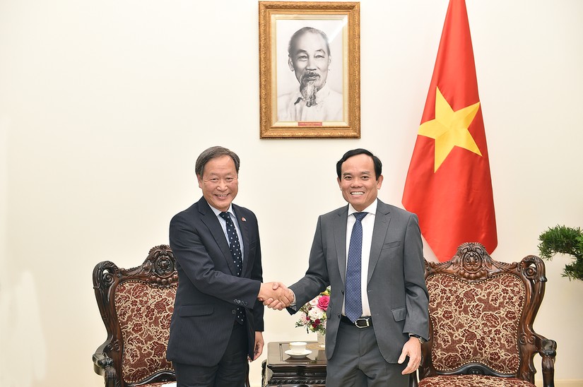 Phó Thủ tướng Trần Lưu Quang tiếp Phó Chủ tịch điều hành cấp cao JICA Yamada Junichi. Ảnh: VGP.